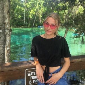 Meet your Posher, Delaney